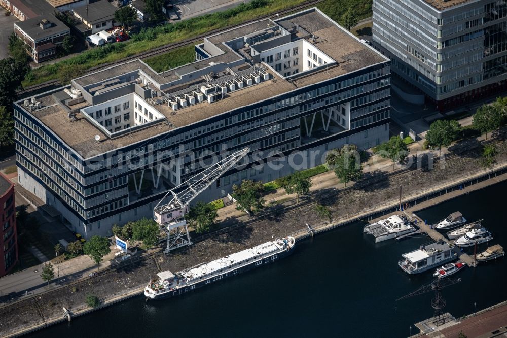 Duisburg from above - Administrative building of the State Authority Landesamt fuer Zentrale Polizeiliche Dienste NRW on the Schifferstrasse in the district Kasslerfeld in Duisburg at Ruhrgebiet in the state North Rhine-Westphalia, Germany
