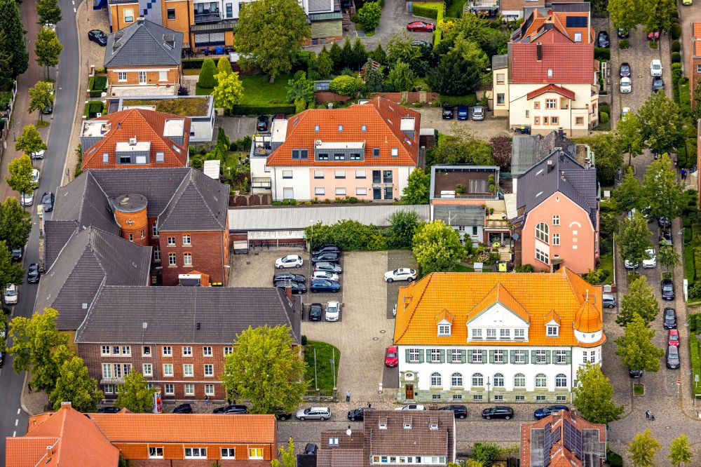 Aerial image Ahlen - Administrative building of the State Authority Agentur fuer Arbeit Ahlen on Bismarckstrasse in Ahlen in the state North Rhine-Westphalia, Germany