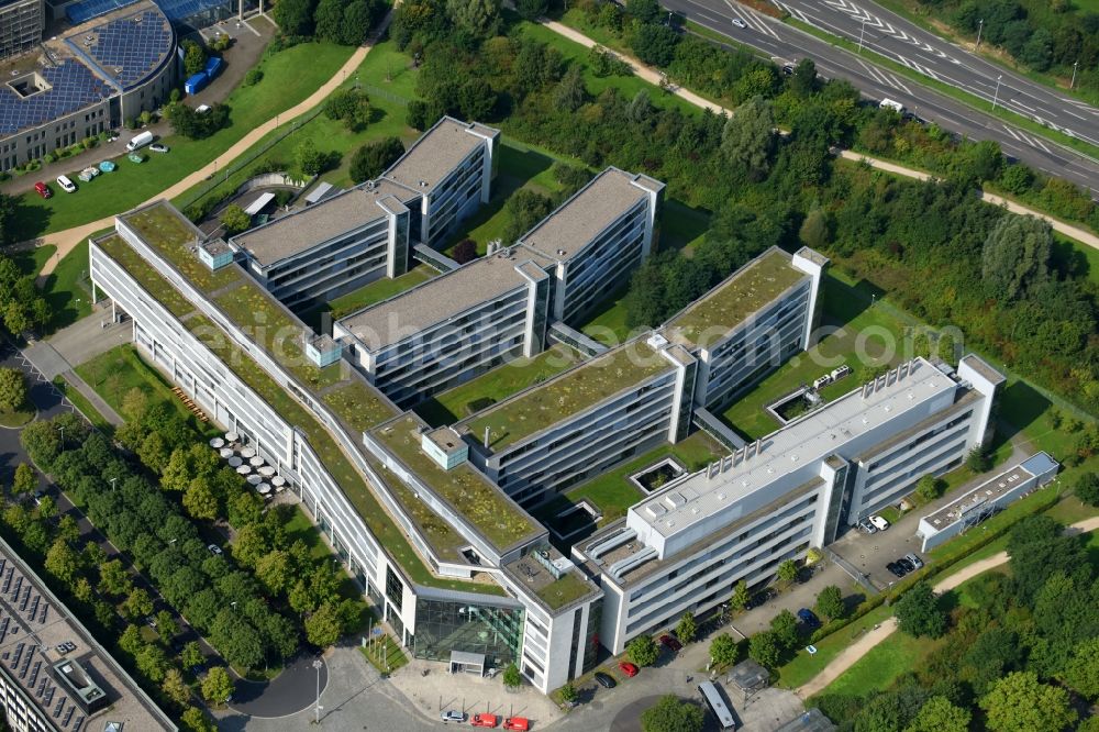 Bonn from the bird's eye view: Administrative building of the State Authority Bandesinstitut fuer Arzneimittel and Medizinprodukte on Kurt-Georg-Kiesinger-Allee in the district Bad Godesberg in Bonn in the state North Rhine-Westphalia, Germany