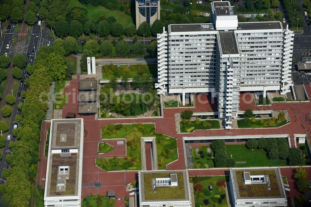 Bonn from the bird's eye view: Administrative building of the State Authority Eisenbahn-Bundesamt on Heinemannstrasse in the district Bad Godesberg in Bonn in the state North Rhine-Westphalia, Germany