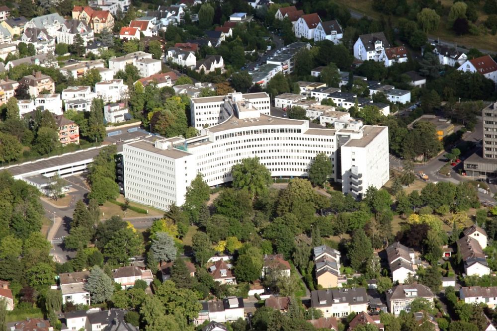 Wiesbaden from the bird's eye view: Administrative building of the State Authority Landeskommando Hessen of federal forces in Wiesbaden in the state Hesse, Germany