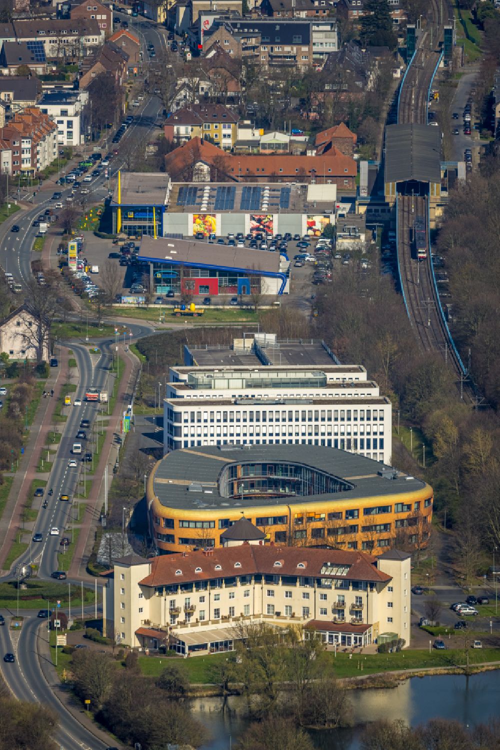 Aerial image Duisburg - Administration building of the services company Infineon Technologies AG und Intel Deutschland in the district Duisburg Sued in Duisburg in the state North Rhine-Westphalia