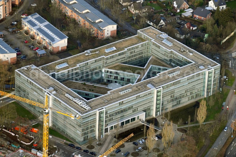 Aerial photograph Hamburg - Office and administration buildings of the insurance company Deutsche Rentenversicherung Nord on Friedrich-Ebert-Donm in the district Farmsen - Berne in Hamburg, Germany