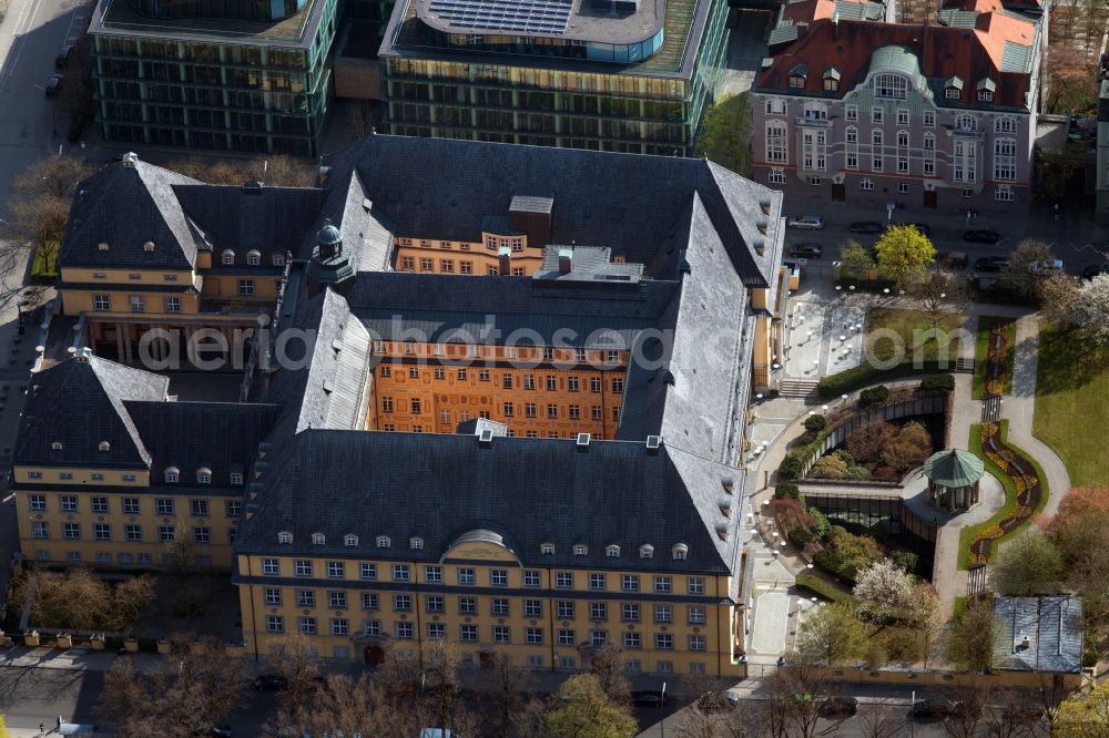 Aerial image München - Office and administration building of the insurance company Munich Re on Kaulbachstrasse in the district Schwabing-Freimann in Munich in the state Bavaria, Germany