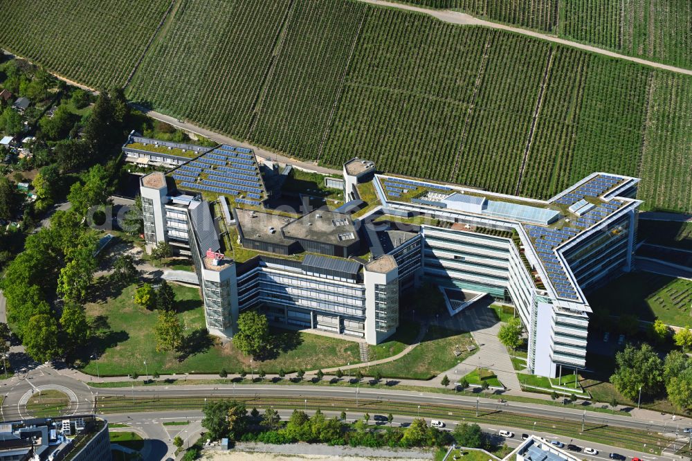 Aerial photograph Stuttgart - Office and administration buildings of the insurance company SV SparkassenVersicherung Stuttgart on Loewentorstrasse in Stuttgart in the state Baden-Wurttemberg, Germany