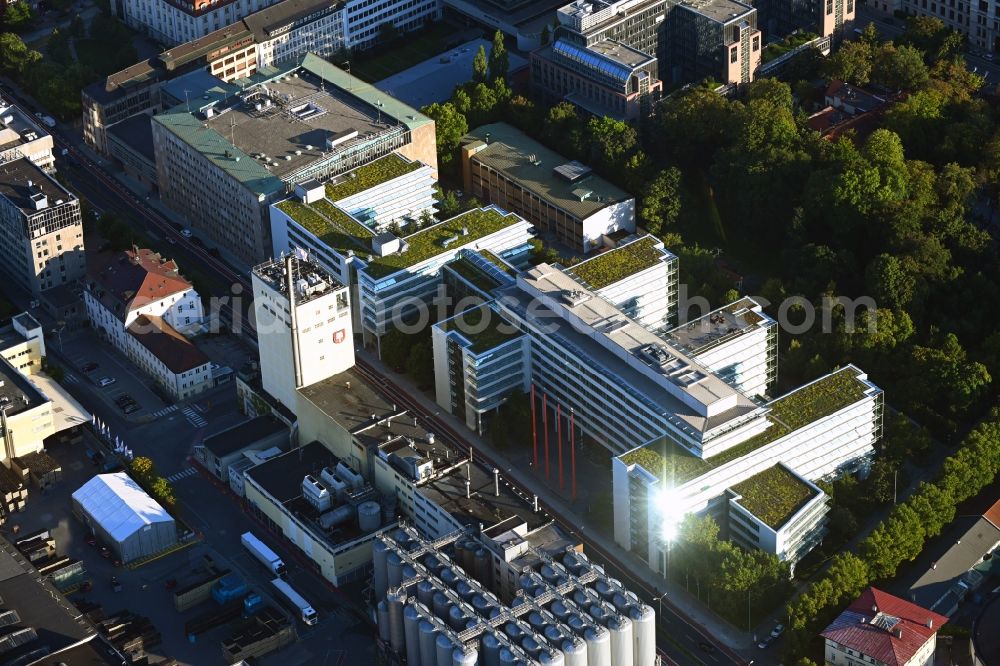 München from the bird's eye view: Office and administration buildings of the insurance company WWK Versicherungen Zentraldirektion on Marsstrasse in the district Maxvorstadt in Munich in the state Bavaria, Germany