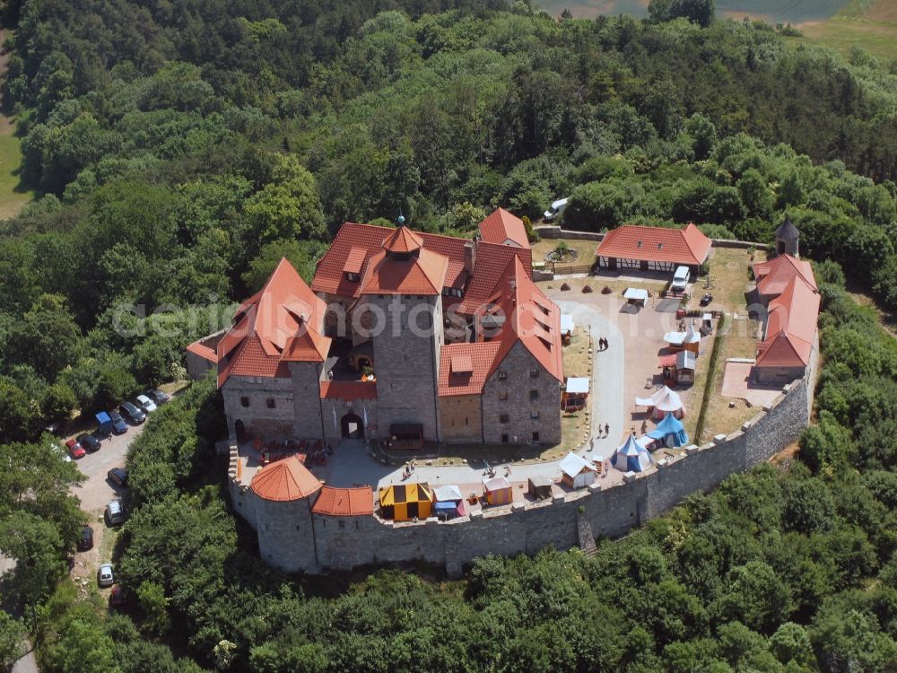 Aerial photograph Amt Wachsenburg - Castle Veste Wachsenburg in Amt Wachsenburg in the state Thuringia. The landmark is part of a group of castles in Thuringia. The borough is located in the background