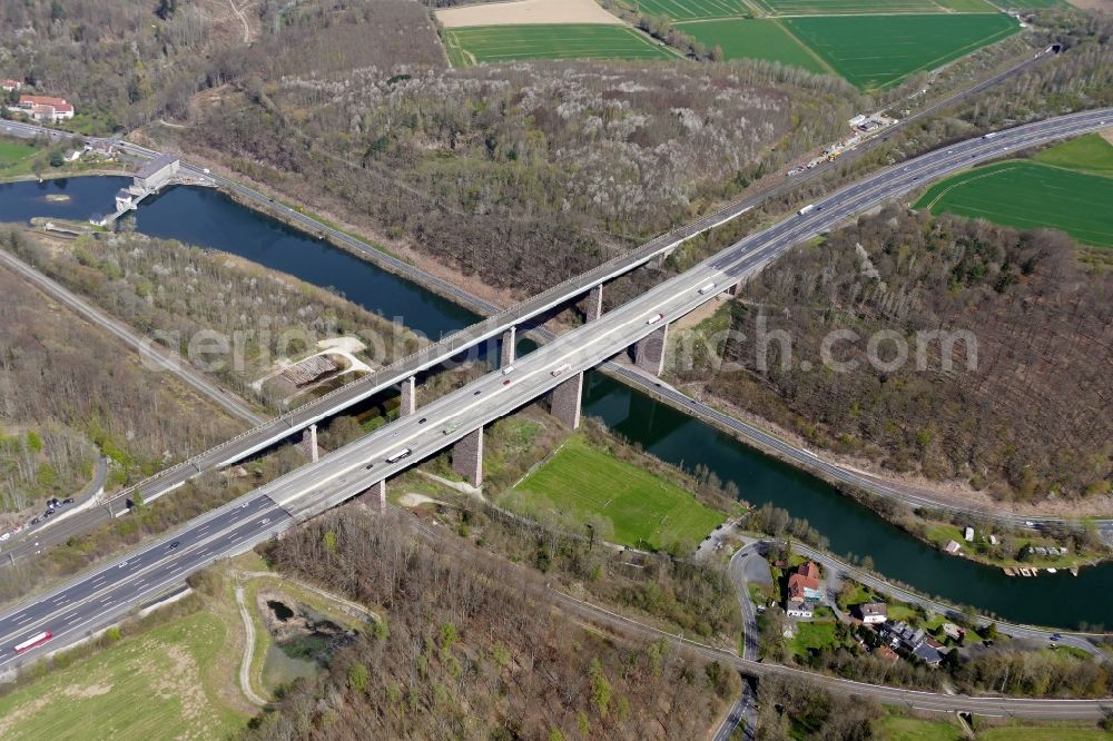 Hann. Münden from the bird's eye view: Routing and lanes in the course of the motorway bridge structure of the BAB A 7 in Hann. Muenden in the state Lower Saxony, Germany