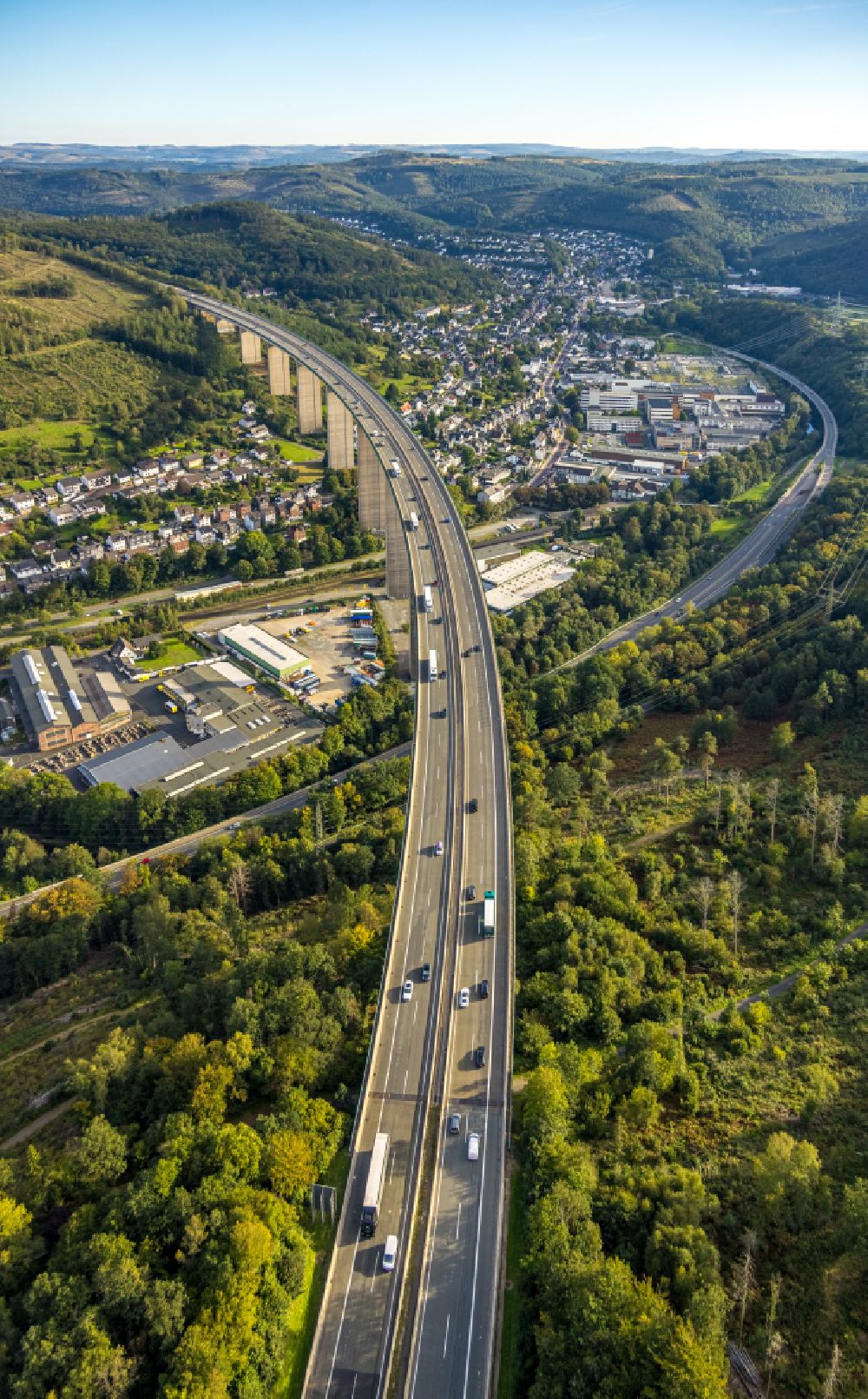 Siegen from above - Routing and lanes in the course of the motorway bridge structure of the BAB A 45 Siegtalbruecke of Sauerlandlinie in Siegen at Siegerland in the state North Rhine-Westphalia, Germany