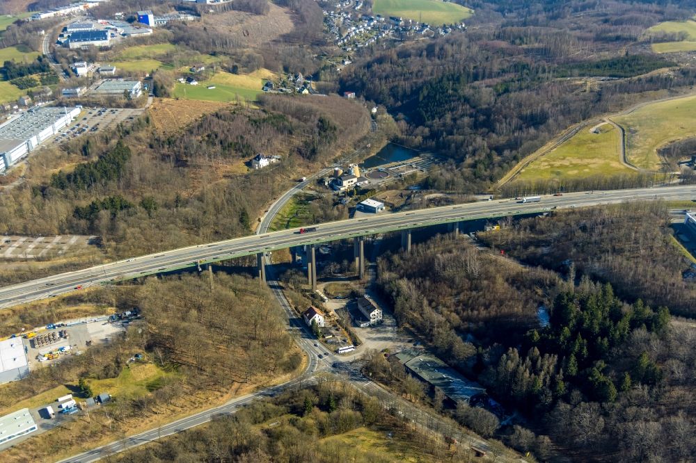 Lüdenscheid from the bird's eye view: Routing and lanes in the course of the motorway bridge structure of the BAB A 45 - Talbruecke Schlittenbach in Luedenscheid in the state North Rhine-Westphalia, Germany