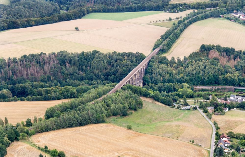 Göhren from above - Viaduct of the railway bridge structure to route the railway tracks in Goehren in the state Saxony, Germany