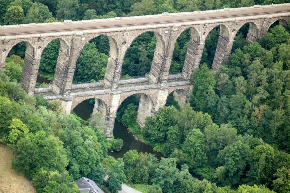 Aerial image Göhren - Viaduct of the railway bridge structure to route the railway tracks in Goehren in the state Saxony, Germany