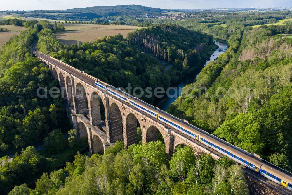 Göhren from the bird's eye view: Viaduct of the railway bridge structure to route the railway tracks in Goehren in the state Saxony, Germany
