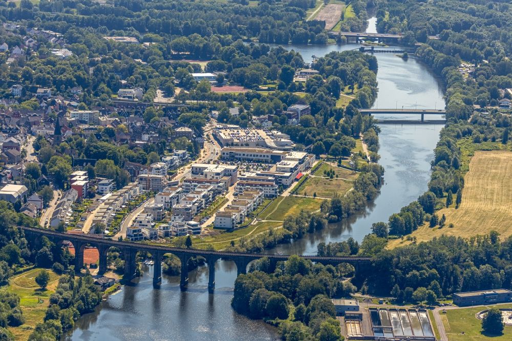 Herdecke from the bird's eye view: Viaduct of the railway bridge structure to route the railway tracks overlooking the apartment building complexes in the residential area Ufer-Viertel in Herdecke in the state North Rhine-Westphalia, Germany