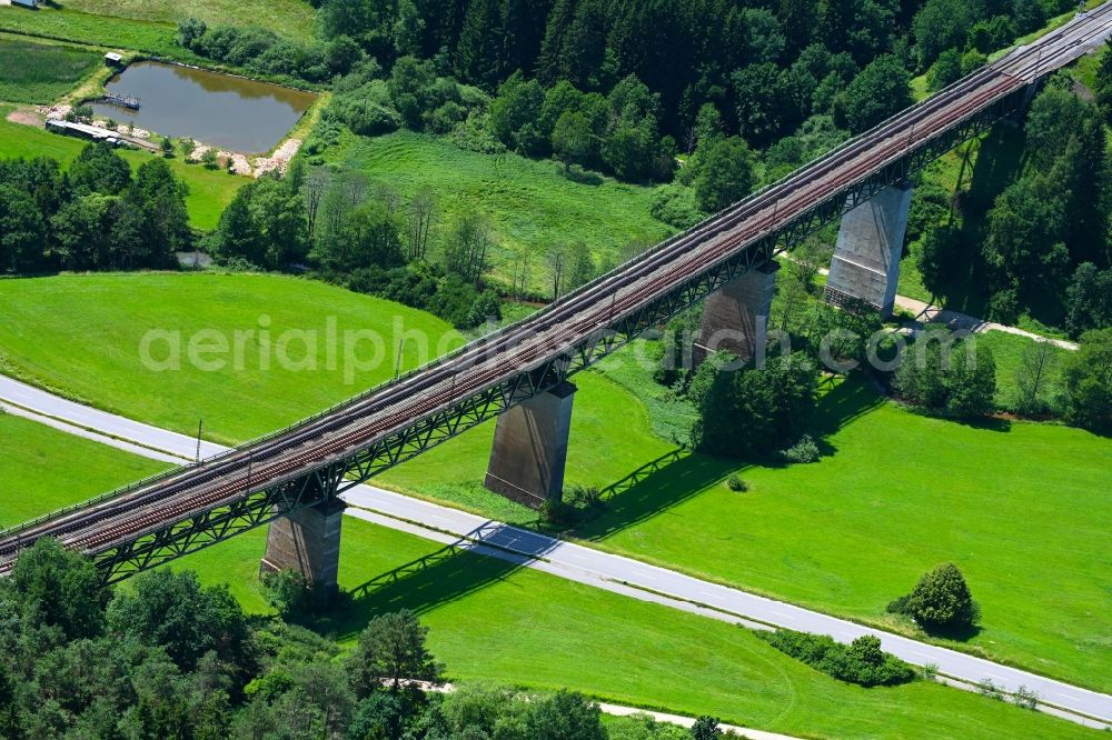 Aerial image Labermühle - Viaduct of the railway bridge structure to route the railway tracks in Labermuehle in the state Bavaria, Germany