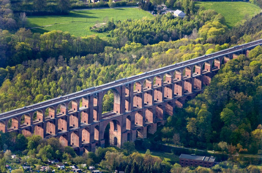 Aerial image Netzschkau - Viaduct of the railway bridge structure to route the railway tracks on street Brueckenstrasse in Netzschkau Vogtland in the state Saxony, Germany