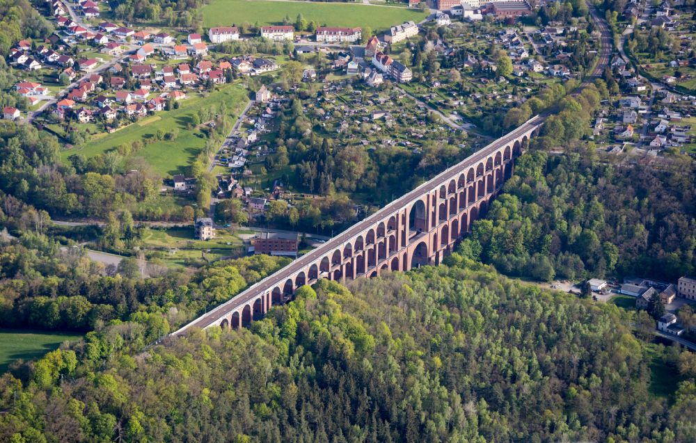 Aerial photograph Netzschkau - Viaduct of the railway bridge structure to route the railway tracks on street Brueckenstrasse in Netzschkau Vogtland in the state Saxony, Germany