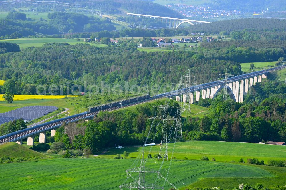 Aerial photograph Rödental - Viaduct of the railway bridge structure to route the railway tracks in Roedental in the state Bavaria, Germany