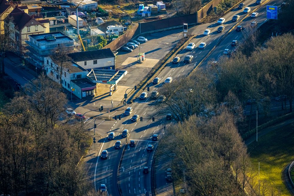 Aerial photograph Gladbeck - Viaduct of the expressway on street Phoenixstrasse - Essener Strasse in the district Brauck in Gladbeck at Ruhrgebiet in the state North Rhine-Westphalia, Germany