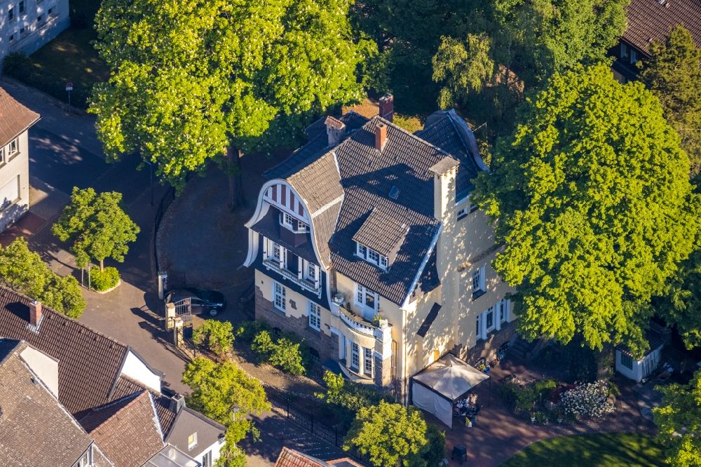 Kamen from the bird's eye view: Luxury residential villa of single-family settlement on Wimme in Kamen in the state North Rhine-Westphalia, Germany