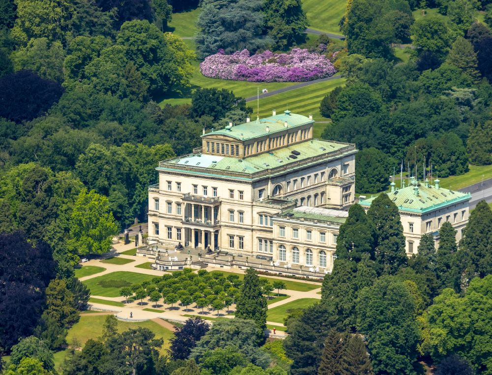 Aerial photograph Bredeney - Villa Huegel in Bredeney on the Huegelpark in the state of North Rhine-Westphalia