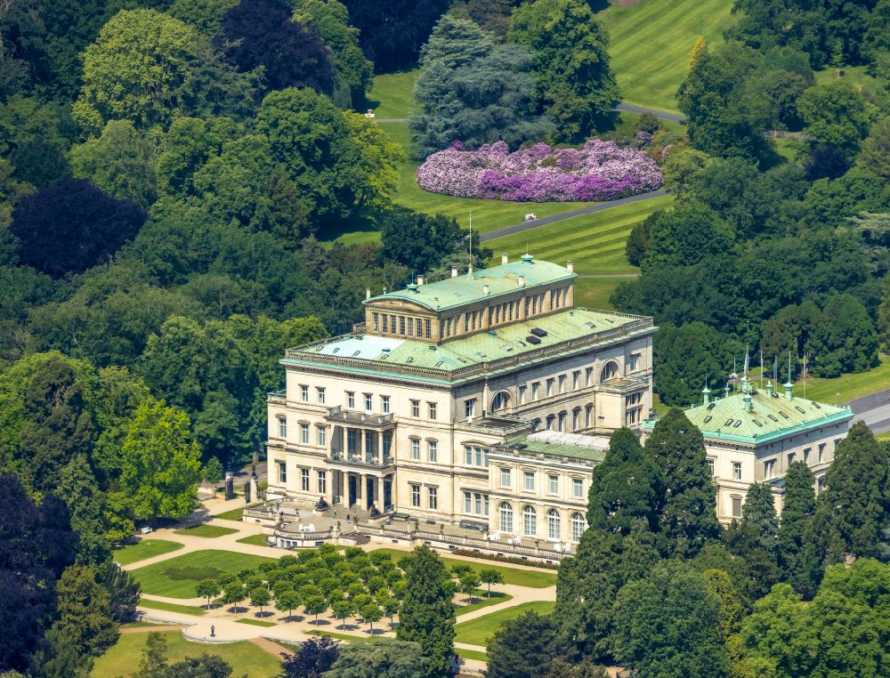 Bredeney from the bird's eye view: Villa Huegel in Bredeney on the Huegelpark in the state of North Rhine-Westphalia