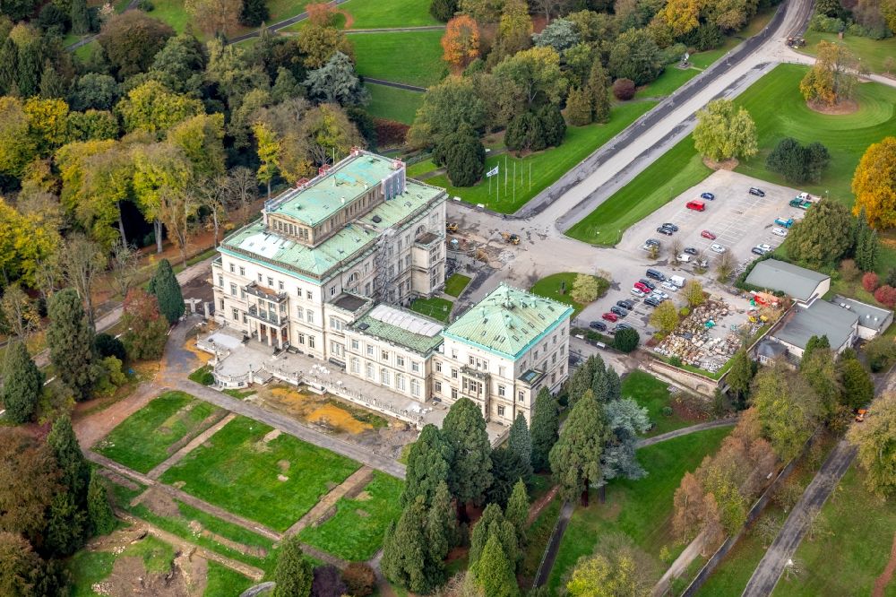 Essen from the bird's eye view: View of the Villa Huegel in the district of Essen Bredeney. It was built in 1873 by Alfred Krupp and is the former residence of the family Krupp