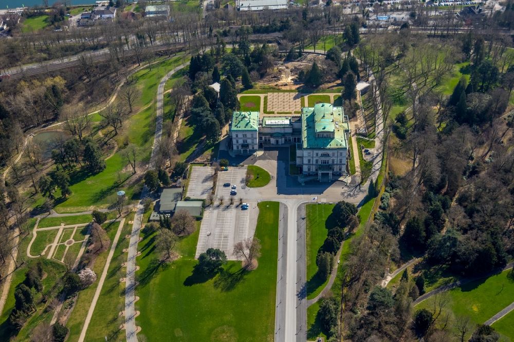 Essen from the bird's eye view: Villa Huegel in the Bredeney district of Essen on the Huegelpark in the state of North Rhine-Westphalia - It was built by Alfred Krupp and is the former residential and representative house of the Krupp industrial family
