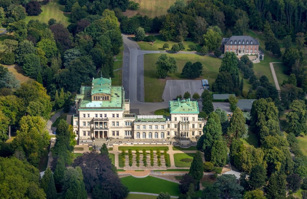 Aerial photograph Essen - Villa Huegel in the Bredeney district of Essen on the Huegelpark in the state of North Rhine-Westphalia - It was built by Alfred Krupp and is the former residential and representative house of the Krupp industrial family