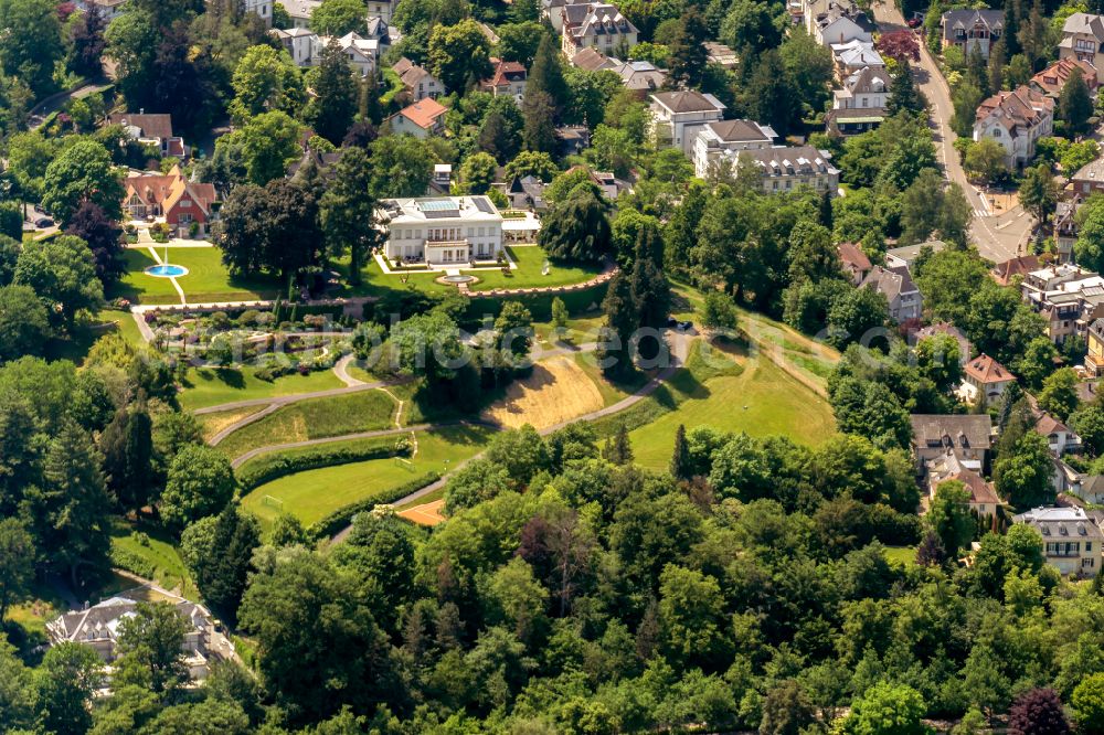Aerial photograph Baden-Baden - Luxury villa in residential area of single-family settlement and Wohnanlagen in Baden-Baden in the state Baden-Wurttemberg, Germany