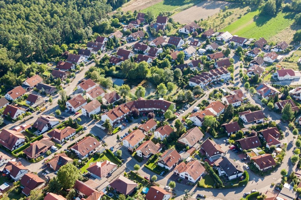 Aerial photograph Rheinzabern - Luxury villas in residential area of single-family settlement on den Tongruben in Rheinzabern in the state Rhineland-Palatinate, Germany