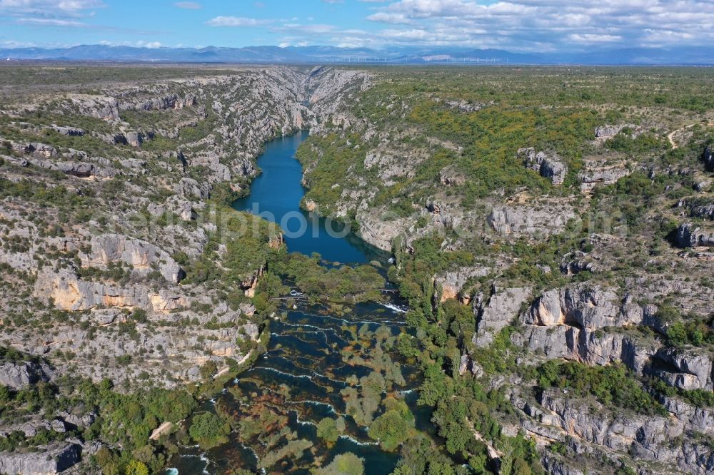 Aerial photograph Bogatic - Valley landscape surrounded by mountains in Bogatic on river krka in Sibensko-kninska zupanija, Croatia