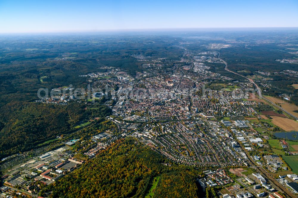 Aerial photograph Kaiserslautern - Surrounded by forest and forest areas center of the streets and houses and residential areas in Kaiserslautern in the state Rhineland-Palatinate, Germany