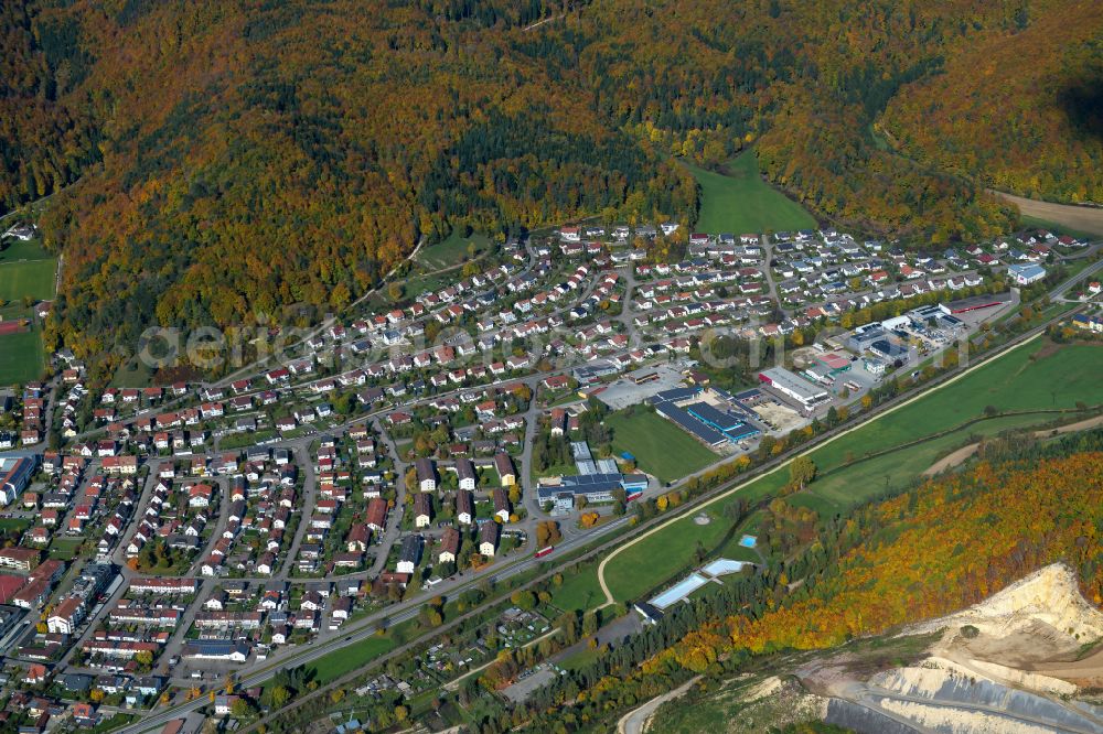 Aerial image Schelklingen - Surrounded by forest and forest areas center of the streets and houses and residential areas in Schelklingen in the state Baden-Wuerttemberg, Germany