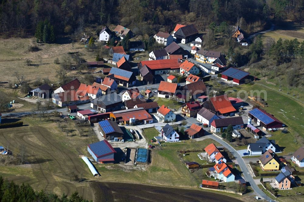Aerial photograph Stadelhofen - Surrounded by forest and forest areas center of the streets and houses and residential areas in Stadelhofen at Fraenkische Schweiz in the state Bavaria, Germany
