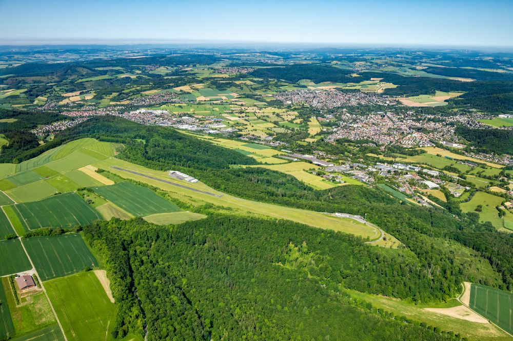 Aerial photograph Bad Pyrmont - Urban area with outskirts and inner city area surrounded by woodland and forest areas in Bad Pyrmont in the state Lower Saxony, Germany