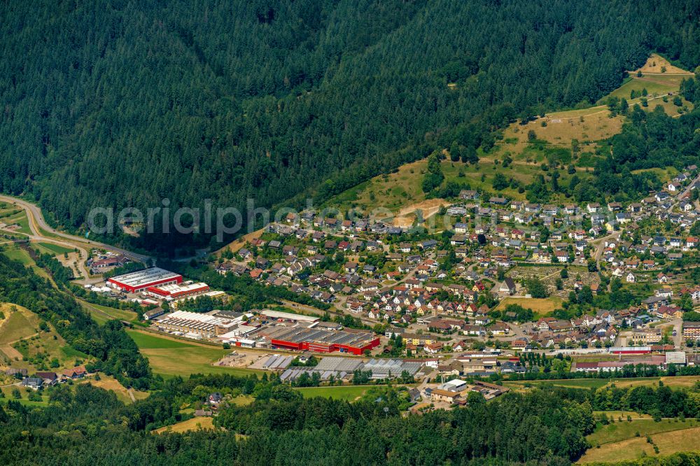 Aerial photograph Oppenau - Urban area with outskirts and inner city area surrounded by woodland and forest areas in Oppenau in the state Baden-Wuerttemberg, Germany