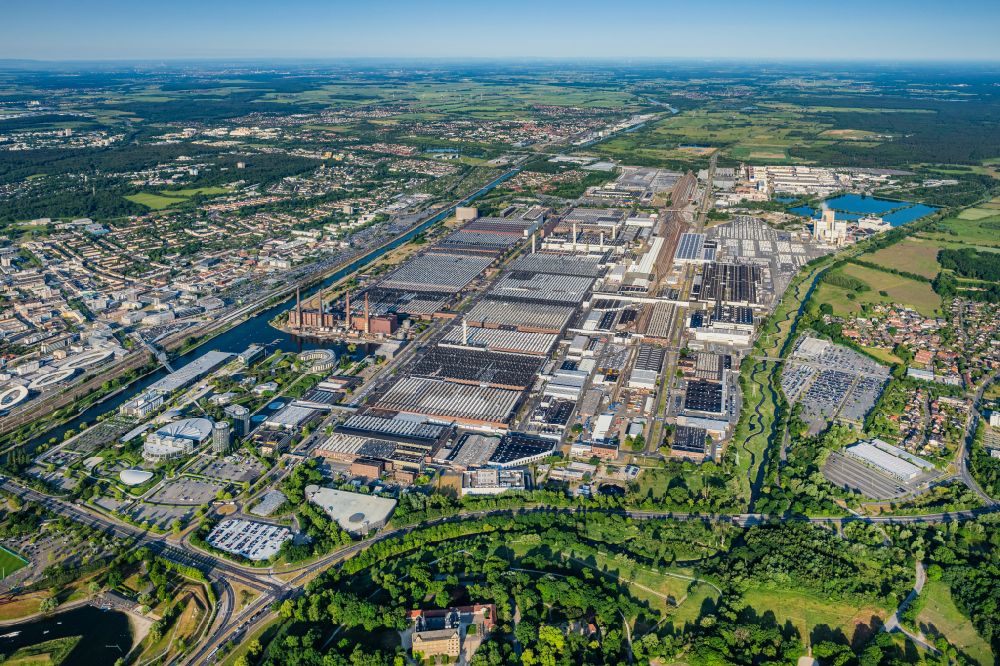 Aerial photograph Wolfsburg - View of the VW - factory premises research & development of Volkswagen AG on street VW-Mittelstrasse in Wolfsburg in the state of Lower Saxony