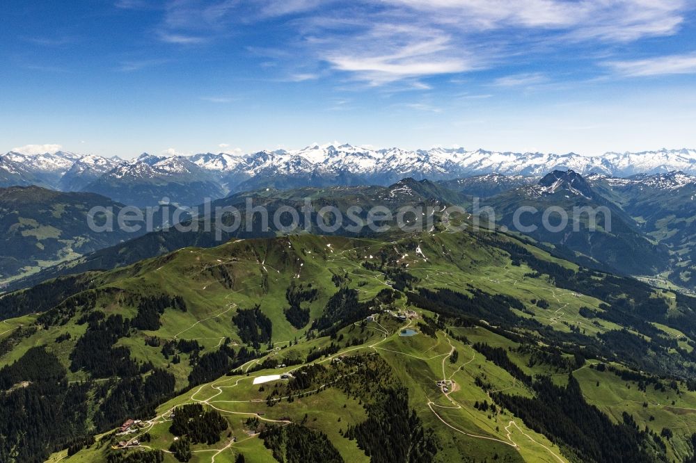 Aerial photograph Kitzbühel - Forest and mountain scenery Kitzbueheler Alpen in Kirchberg in Tirol in Tirol, Austria