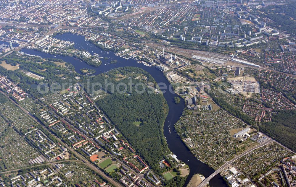 Berlin from above - Forest area of the Plaenterwald landscape conservation area on the banks of the Spree in the districts of Plaenterwald and Baumschulenweg of the Treptow-Koepenick district in Berlin, Germany