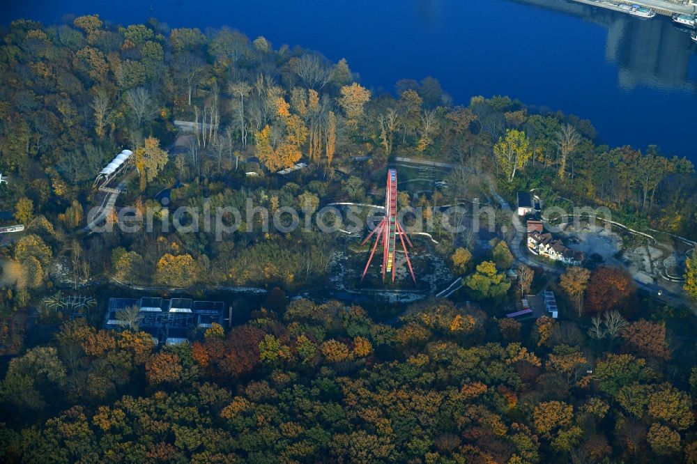 Aerial photograph Berlin - Forests Plaenterwald on the shores of Spree River in the district Treptow in Berlin, Germany