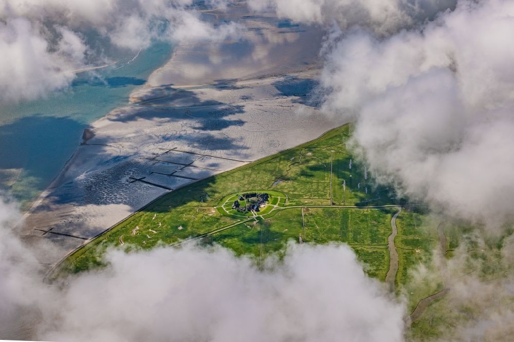 Hooge from the bird's eye view: Terps in the district Hanswarft on Hallig Hooge in the state Schleswig-Holstein, Germany