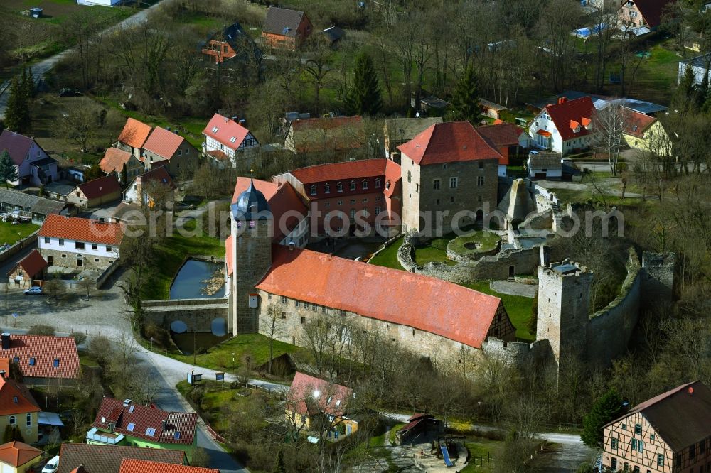 Aerial photograph Kapellendorf - Building complex and castle courtyard of the Wasserburg in Kapellendorf in the state Thuringia, Germany