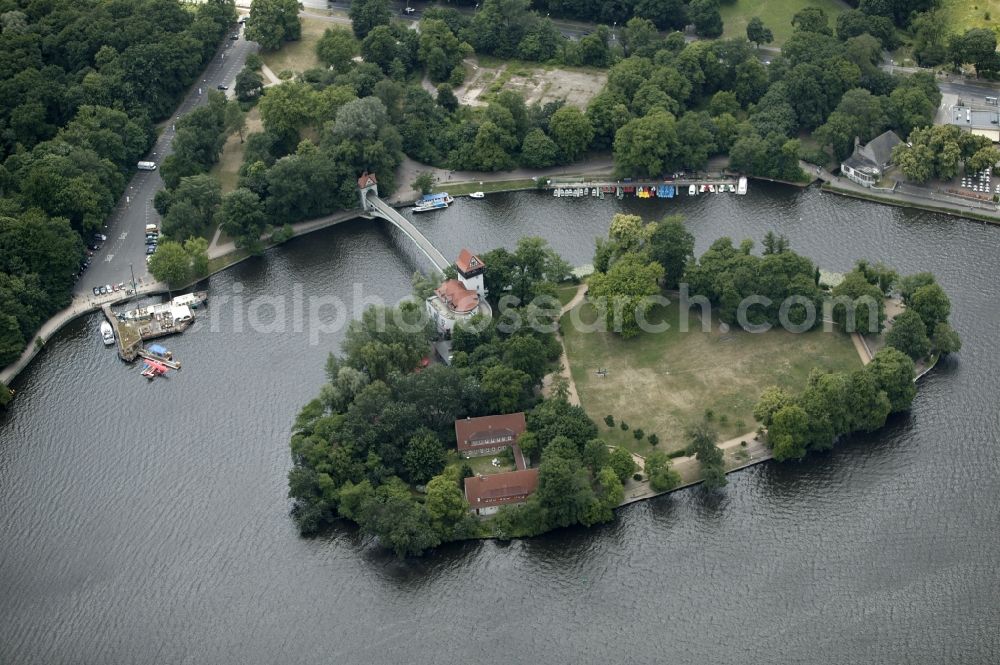Aerial image Berlin - Seaplane landing area Air Service Berlin on the shores of the Isle of Youth Treptower Park in Berlin Treptow