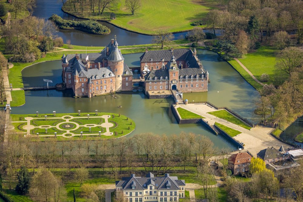 Isselburg from above - Building and castle park systems of water castle in the district Anholt in Isselburg in the state North Rhine-Westphalia, Germany