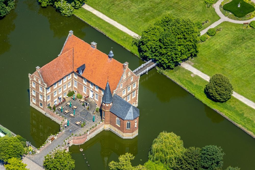 Havixbeck from above - Building and castle park systems of water castle Burg Huelshoff in Havixbeck in the state North Rhine-Westphalia, Germany