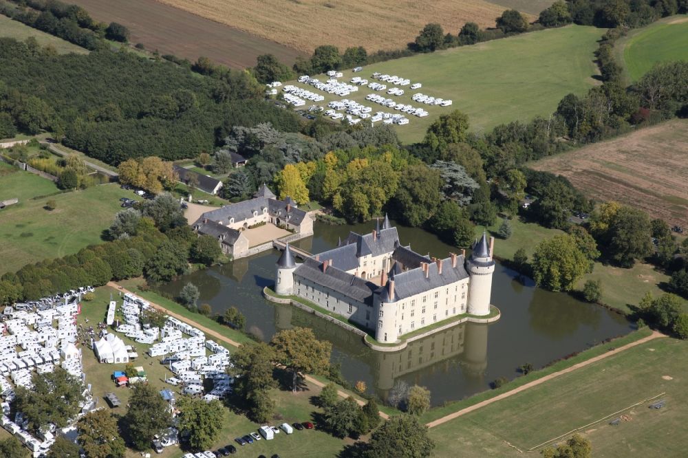 Ecuille from the bird's eye view: Building and castle park systems of water castle Chateau du Plessis bourre in Ecuille in Pays de la Loire, France. The feudal dwelling was completed within five years in the outgoing Middle Ages and presents itself virtually unchanged to the visitor of today. The builder was Jean Bourre