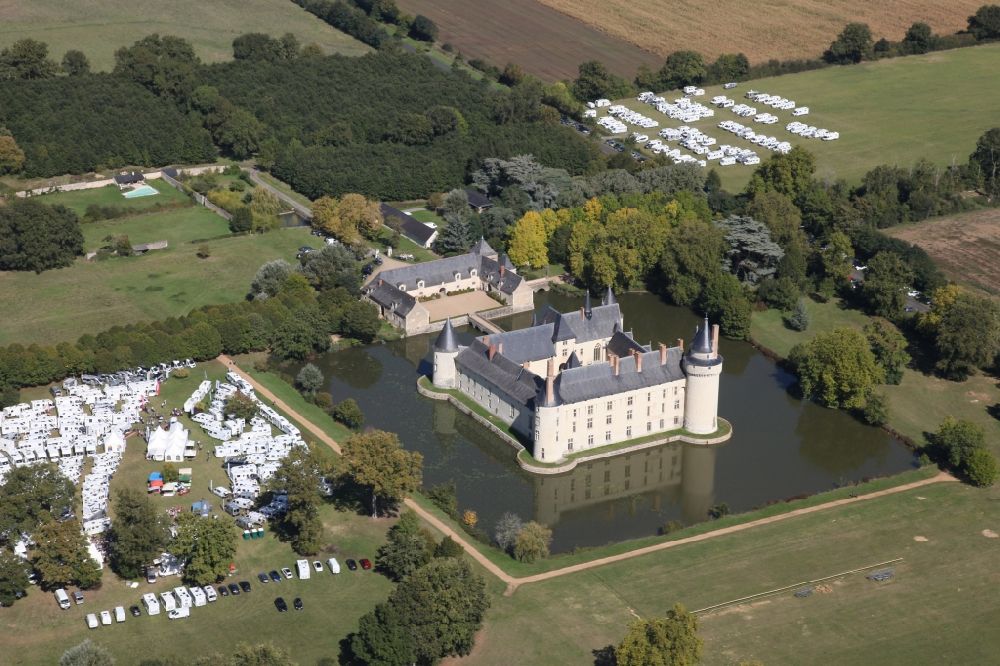 Aerial photograph Ecuille - Building and castle park systems of water castle Chateau du Plessis bourre in Ecuille in Pays de la Loire, France. The feudal dwelling was completed within five years in the outgoing Middle Ages and presents itself virtually unchanged to the visitor of today. The builder was Jean Bourre