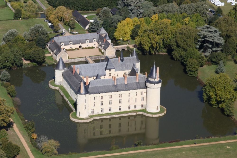 Aerial image Ecuille - Building and castle park systems of water castle Chateau du Plessis bourre in Ecuille in Pays de la Loire, France. The feudal dwelling was completed within five years in the outgoing Middle Ages and presents itself virtually unchanged to the visitor of today. The builder was Jean Bourre