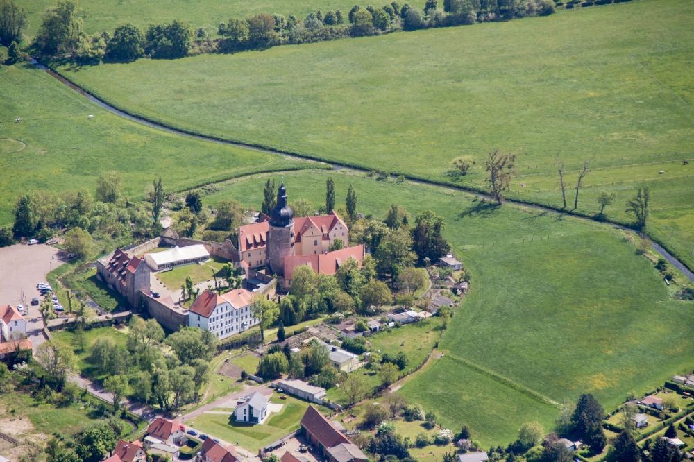 Aerial image Gommern - Building and castle park systems of water castle in Gommern in the state Saxony-Anhalt, Germany
